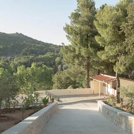 Elpiniki Апарт-отель 2*