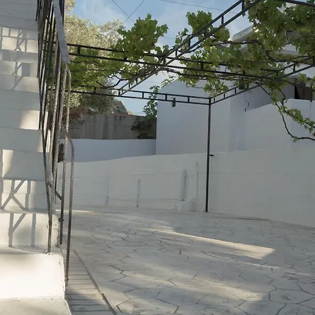 Elpiniki Трулос