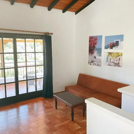 Aparthotel Elpiniki Troulos