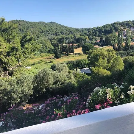 Elpiniki Aparthotel 2*