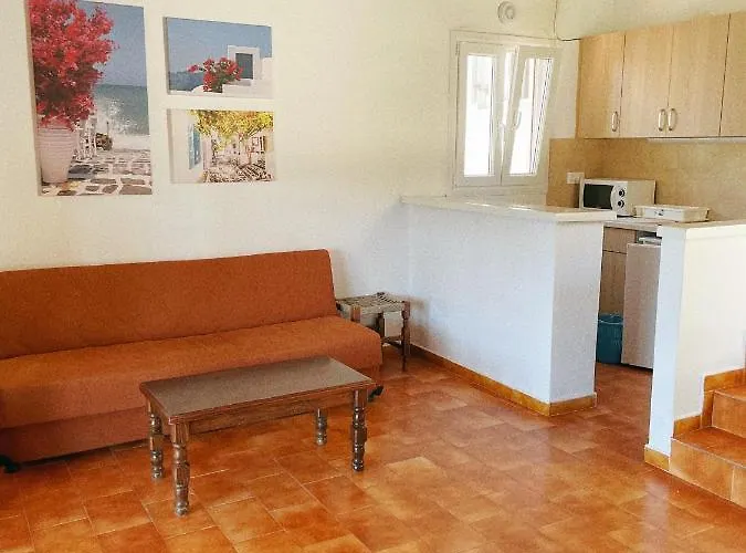 Elpiniki 2* ترولو