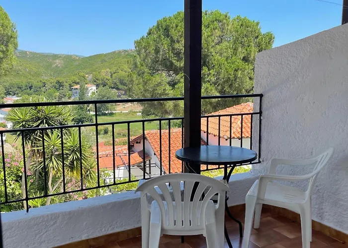 Elpiniki 2* ترولو