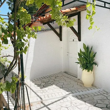 Ξενοδοχείο με διαμερίσματα Elpiniki