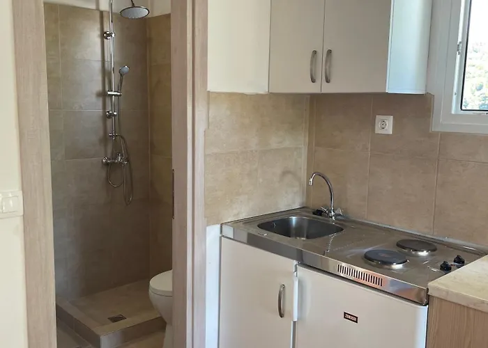 Aparthotel Elpiniki 2*