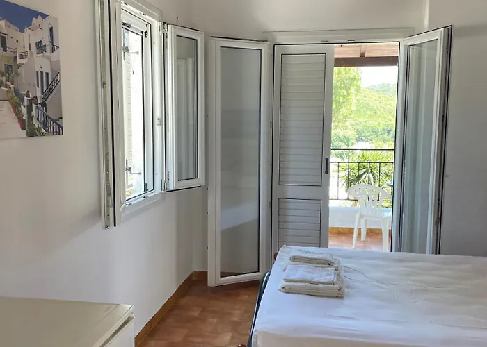 Elpiniki Aparthotel Troulos