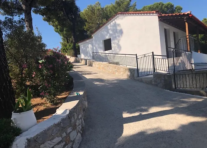 Elpiniki Aparthotel 2*