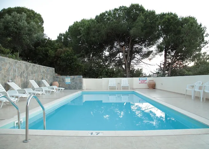 Elpiniki Aparthotel 2*