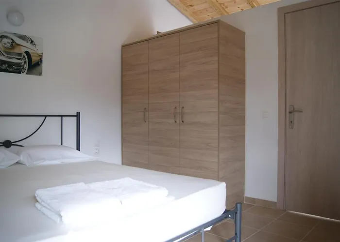 Elpiniki Ξενοδοχείο με διαμερίσματα 2*